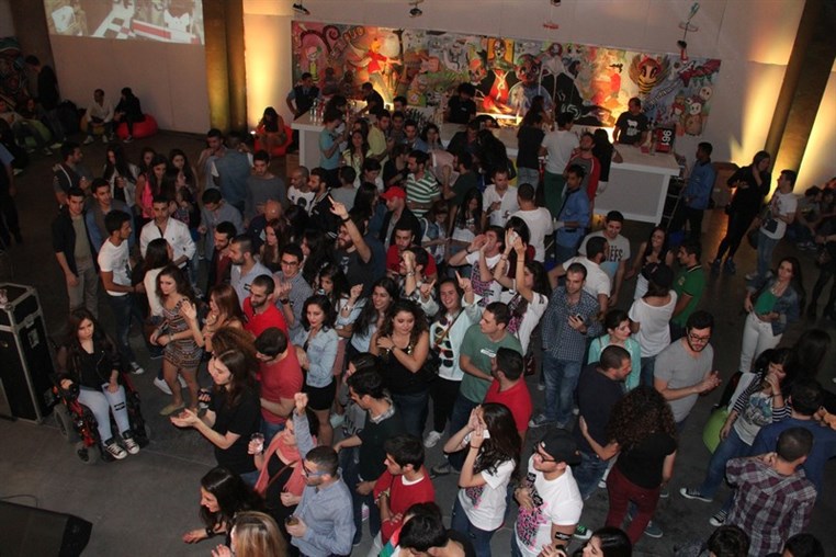 Online Collaborative Party